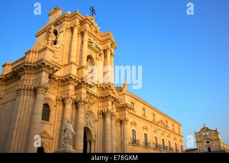 Dom, Ortygia, Syrakus, Sizilien, Italien, Südeuropa Stockfoto