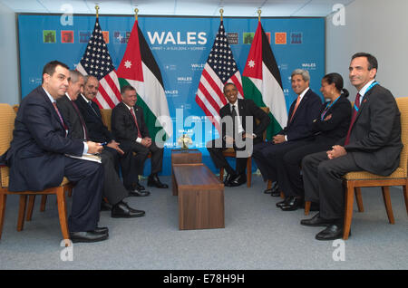 Präsident Obama, Sekretär Kerry Treffen mit Jordaniens König Abdullah am NATO-Gipfel in Wales Präsident Obama, Secretary Of State Jo Stockfoto