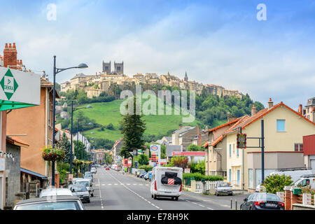 Ankunft in Saint-Flour im Cantal Auvergne Frankreich Stockfoto