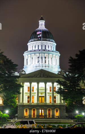 Nachtansicht des California State Capitol Gebäude in Sacramento Stockfoto