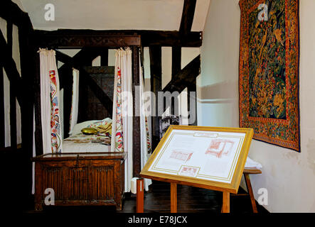 Schlafzimmer in Oakwell Hall, Birstall, West Yorkshire, England UK Stockfoto