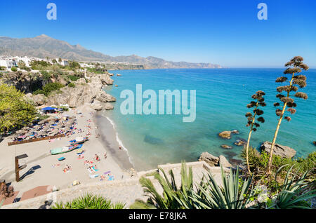 Nerja Beach, berühmte touristische Stadt in Costa Del Sol, Malaga, Andalusien, Spanien. Stockfoto