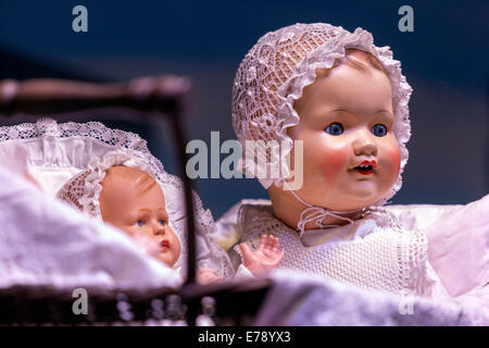 Vintage Puppe Haus Ausstellung im Spielzeugmuseum in Prag Tschechische Republik Stockfoto