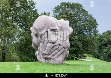 Naturstein Skulptur "Vater der Songs" auf Dainas Hügel des Bildhauers Indulis Ranka Folk Song Park, seit 1996 in der Welt Stockfoto