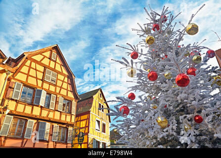 Typische Fachwerk Häuser zur Weihnachtszeit. Colmar. Weinstraße. Oberrhein. Elsass. Frankreich. Stockfoto