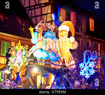 Kinder Festplatz Fahrt Detail zu Weihnachten. Colmar. Haut-Rhin. Das Elsass. Frankreich. Stockfoto