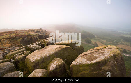 Am frühen Morgen am Curbar Rand im Peak District, Derbyshire England UK Stockfoto