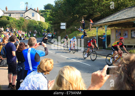 Tour durch Großbritannien 2014 Radfahrer auf das Wyche schneiden in den Malvern Hills Worcestershire Stockfoto