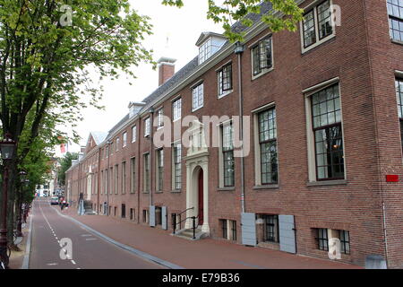 Fassade des Eremitage-Museums in der niederländischen Hauptstadt Amsterdam. Sitz in der ehemaligen 17. Jahrhundert Amstelhof Gebäude Stockfoto