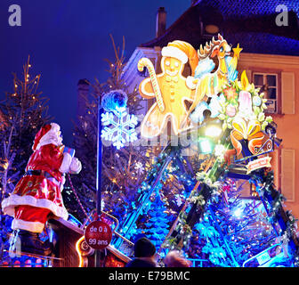 Kinder Festplatz Fahrt Detail zu Weihnachten. Colmar. Haut-Rhin. Das Elsass. Frankreich. Stockfoto