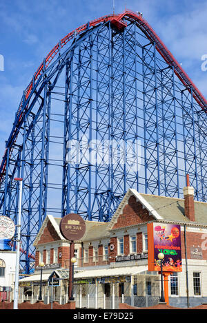 Die große Achterbahn in Blackpool Pleasure Beach, Blackpool, Lancashire Stockfoto