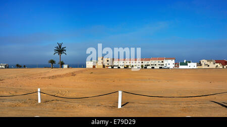 Strand mit neuen Gebäuden, Walvis Bay, Erongo Region, Namibia Stockfoto