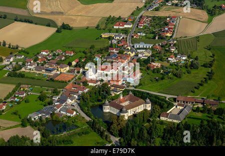Luftaufnahme, Schloss Aistersheim, sogar Burg aus der Spätrenaissance, Aistersheim, Oberösterreich, Österreich Stockfoto