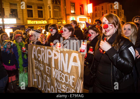 Geister-Prozession am Kölner Karneval im Agnesviertel Stockfoto