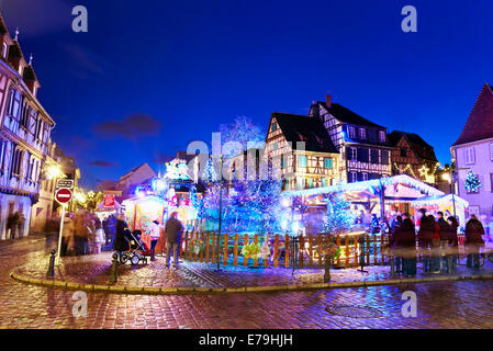 Kinder Kirmes zu Weihnachten. Colmar. Haut-Rhin. Das Elsass. Frankreich. Stockfoto