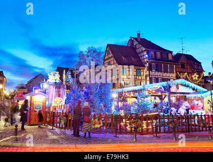 Kinder Kirmes zu Weihnachten. Colmar. Haut-Rhin. Das Elsass. Frankreich. Stockfoto