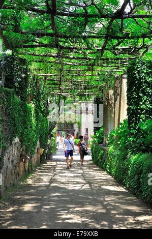 Ravello, Italien. Die Allee der Unendlichkeit in den Gärten von Villa
