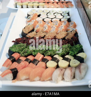 Nahaufnahme von Sushi Rollen traditionelles japanisches Essen Stockfoto