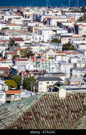 Attraktive Häuser auf einem Hügel in der Marina District von San Francisco, Kalifornien Stockfoto