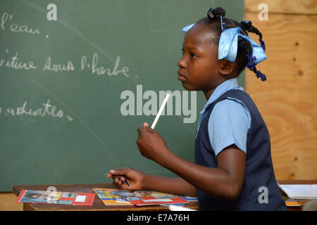 Schüler in einer Schule für Erdbeben Flüchtlinge, Fort National, Port-au-Prince, Haiti Stockfoto