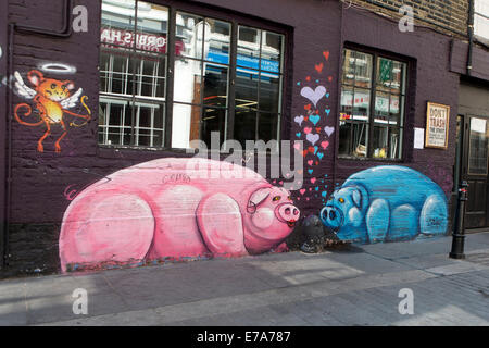 Streetart von brasilianischen Künstler Cranio, Rivington Street, Shoreditch, London, England, UK. Stockfoto