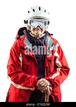Ältere Frau trägt Ski-Jacke und Helm auf weißem Hintergrund. Mit Beschneidungspfad. Stockfoto