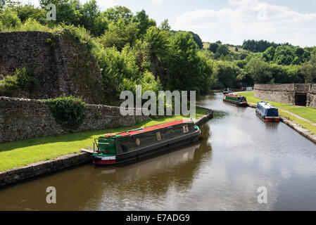 Kanal Lastkähne auf dem Peak Forest Kanal bei Whaley Bridge Derbyshire Peak District Stockfoto