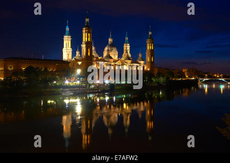 Basilica del Pilar, Fluss Ebro, Zaragoza, Aragon, Spanien Stockfoto