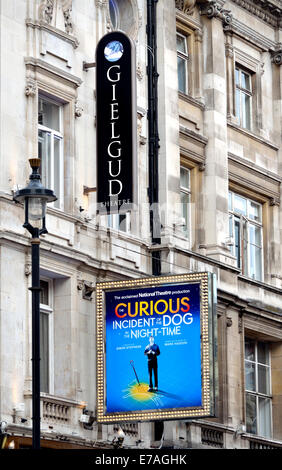 London, England, Vereinigtes Königreich. "Curious Incident of the Dog in the Night-Time" am Gielgud Theatre, Shaftesbury Avenue, 2104 Stockfoto