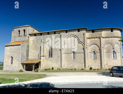 Pujols Kirche Eglise in das französische Dorf von Pujols im Departement Gironde, Aquitane Stockfoto