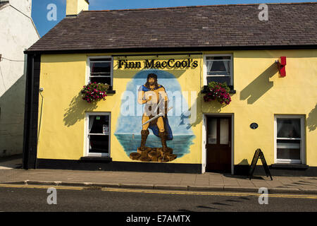 Exterieur des Finn MacCool Irish Pub, Bushmills, County Antrim, Nordirland. Stockfoto