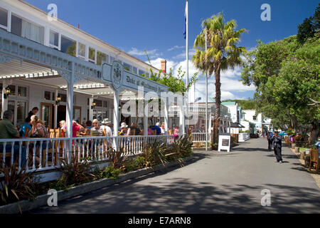 Terrasse speisen in einem Restaurant in der Waterfront Russell in der Bay of Islands, Nordinsel, Neuseeland. Stockfoto