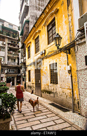 Abschnitt der alten Stadt in der Nähe von St. Augustine Platz in Macau. Stockfoto