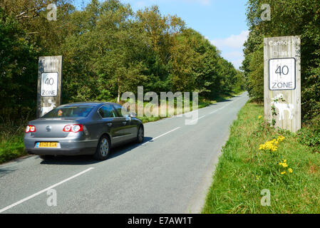 Road Sign Beratung 40 MPH Zone bei Marquis Laufwerk Cannock Chase Landschaftspark Staffordshire UK Stockfoto