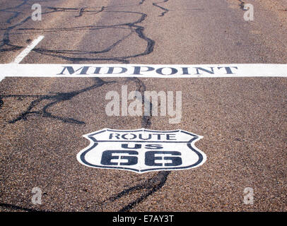 Den Mittelpunkt der Route 66 in Adrian Texas Stockfoto