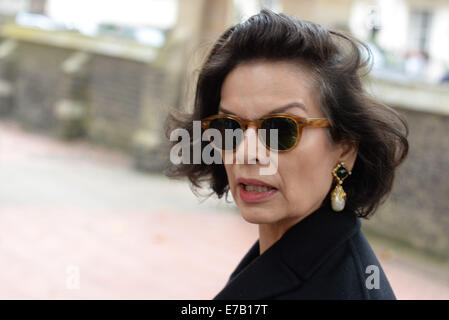 London, UK. 11. September, 2014. Bianca Jagger eine Trauerfeier für Mark Shand bei St. Pauls Knightsbridge, Wilton Place, London zu besuchen. Bildnachweis: Siehe Li/Alamy Live News Stockfoto