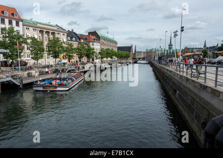 Fredericksholm Kanal in der Nähe von Christiansborg Palace, Kopenhagen, Dänemark Stockfoto