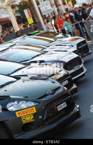 Coffs Harbour, Australien. 11. September 2014. Wettbewerb in der World Rally Championship Runde in Australien stehen die in Coffs Harbour Mall vor der Startzeremonie. Die Startzeremonie nach der Rallye Australien Runde gab Fans die Möglichkeit, die Fahrer zu treffen und sehen die Autos, die in diesem Wochenend-Event antreten werden. Bildnachweis: Russell Hunter/Alamy Live-Nachrichten Stockfoto