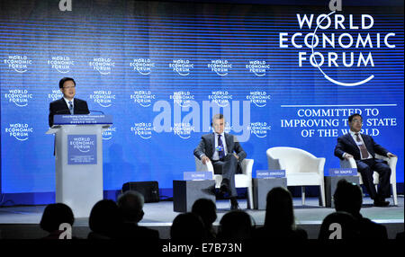 Tianjin, China. 12. Sep, 2014. Bürgermeister von Tianjin Huang Xingguo hält eine Rede bei der Abschlussfeier der Jahrestagung des neuen Champions 2014, auch bekannt als Sommer Forum von Davos, in Tianjin, Nord-China, 12. September 2014. © Zhang Chenlin/Xinhua/Alamy Live-Nachrichten Stockfoto