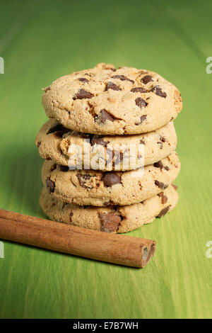 Nahaufnahme von Keks Cookies auf Holztisch Stockfoto
