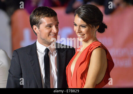 Toronto, Ontario, Kanada. 11. September, 2014. JOSH HUTCHERSON und CLAUDIA TRAISAC besuchen die "Escobar: Paradise Lost' während des Toronto International Film Festival Premiere. Bildnachweis: Igor Vidyashev/ZUMA Draht/Alamy Live-Nachrichten Stockfoto