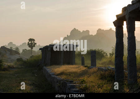 Krishna-Basar, ruinierte Stadt Vijayanagara, UNESCO-Weltkulturerbe, Hampi, Karnataka, Indien Stockfoto