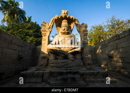Narasimha Statue, Lakshmi Narasimha Tempel ruiniert Stadt Vijayanagara, UNESCO-Weltkulturerbe Hampi, Karnataka, Indien Stockfoto