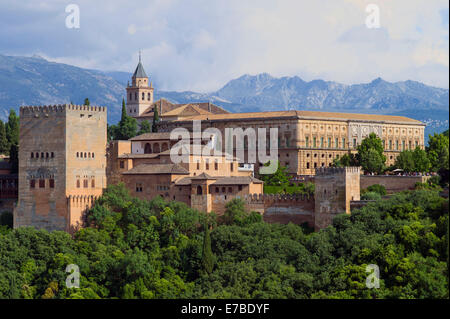 Die Alhambra auf Sabikah Hügel, UNESCO-Weltkulturerbe, Granada, Spanien Stockfoto