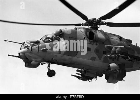 Ungarische Armee, Kampfhubschrauber-Regiment der Veszpren; Sowjet-errichtet Mil 24 Hubschrauber (Mai 1990) Stockfoto