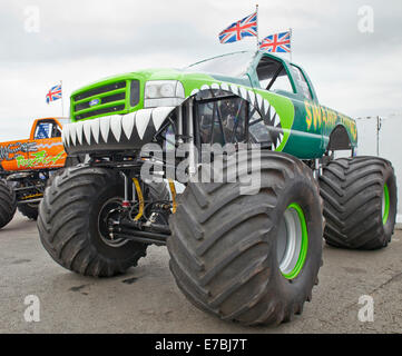 Monster-Truck genannt Swamp Thing. Stockfoto