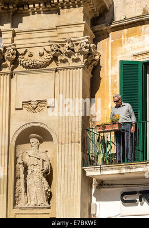 Detail an der Fassade von Santa Maria Delle Grazie Kirche, Lecce, Apulien, Italien Stockfoto