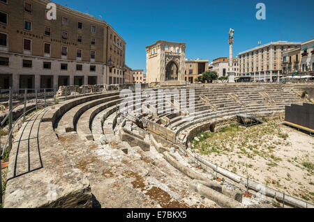 Römisches Amphitheater in der Piazza del Seggio, Lecce, Apulien, Italien Stockfoto