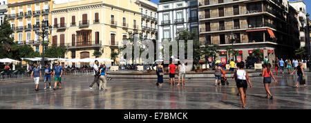 Verziert marmoriert, Pflasterarbeiten, Plaza De La Virgen, Stadt Valencia, Spanien, Europa. Stockfoto