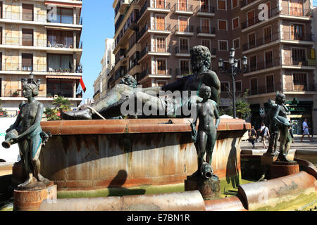 Verziert marmoriert, Pflasterarbeiten, Plaza De La Virgen, Stadt Valencia, Spanien, Europa. Stockfoto